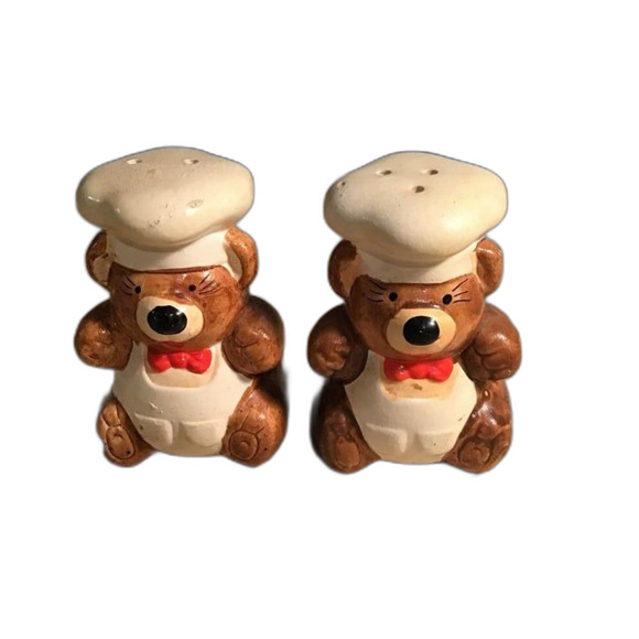Vintage Salt And Pepper Shaker Set Brown Bears with Aprons Chef Hat And Red Bows - Picture 1 of 6